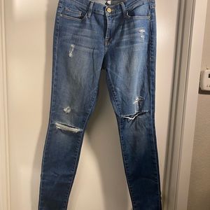 FRAME LE SKINNY DE JEAN IN JEWELL SIZE 29. NEVER WORN, NWOT